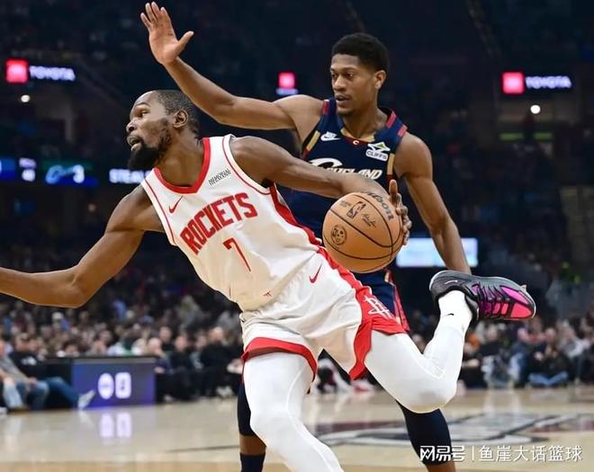 NBA最新排名！火箭能争西部第二，勇士躲过一劫，卫冕冠军独一档