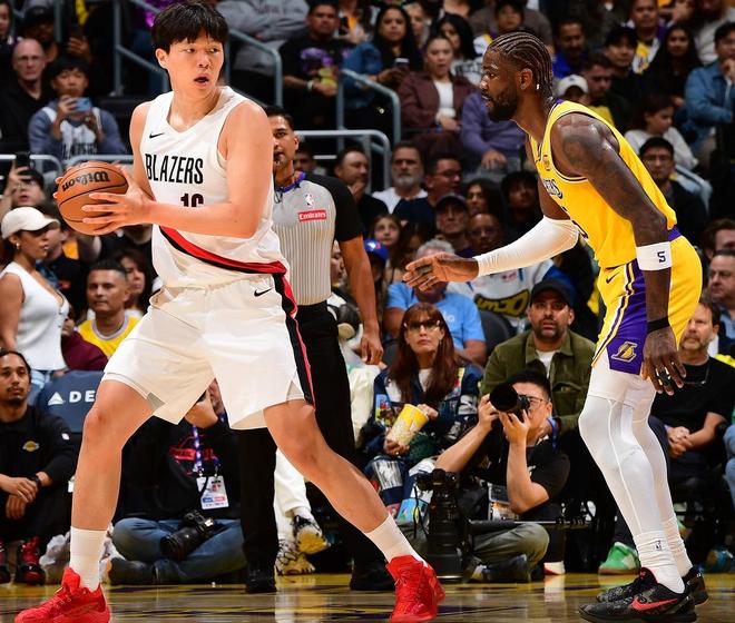 杨瀚森3中0！开拓者122-108湖人，看数据：头号功臣是他！