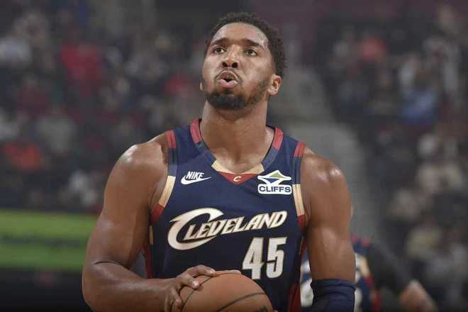 米切尔46+8赛季新高骑士力克76人 马克西27+7+9探花14中3