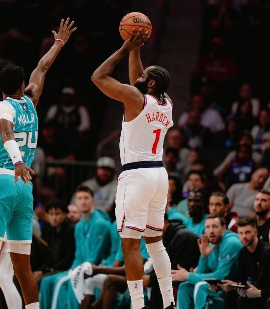 哈登梦回火箭！狂砍55分才赢球，快船还能进季后赛吗？