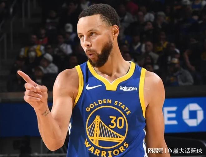 勇士拒25分逆转！库里28+4巴特勒伤退，布克38+4难救主，穆迪爆发