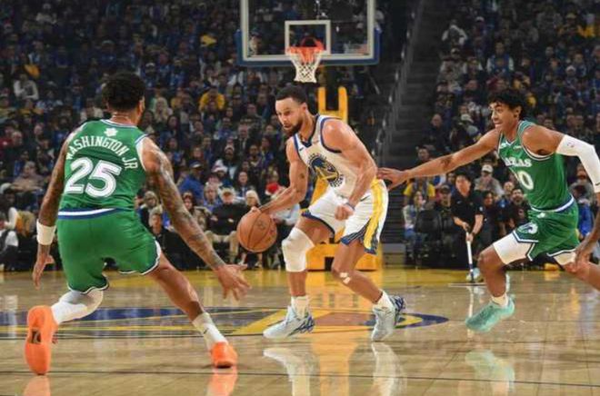 勇士险胜！库里一战连创2大神迹，状元空砍27+6，浓眉连续2年伤退