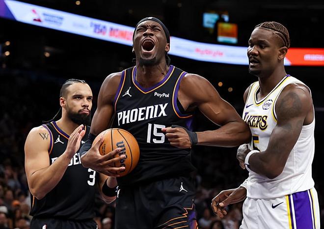 和艾頓在場上各種互爆！太陽內(nèi)線新援本賽季的狀態(tài)相當不錯？