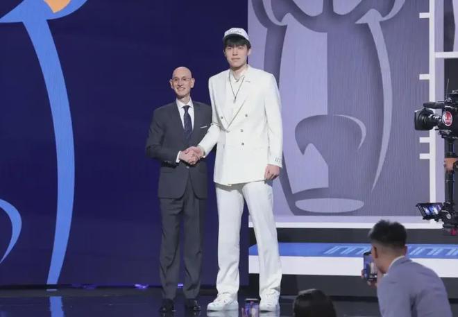 1换2交易完成！硬怼湖人！全靠杜兰特，一下子来两个！