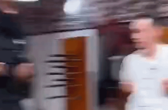 看起来如何？哈登中国行期间，身穿唐装体验咏春拳