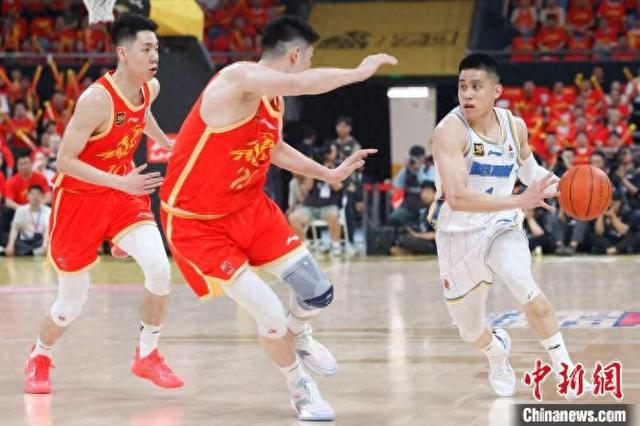 CBA總決賽：北京首戰(zhàn)客場勝廣廈