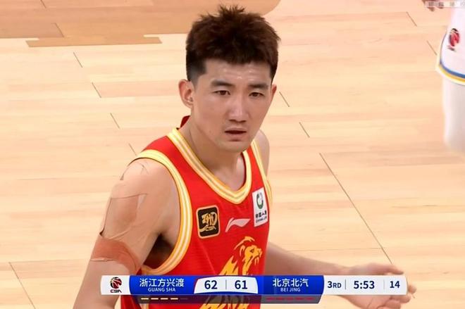 广厦男篮1-1北京男篮，创造球队历史，孙铭徽28+9胡金秋21+5！