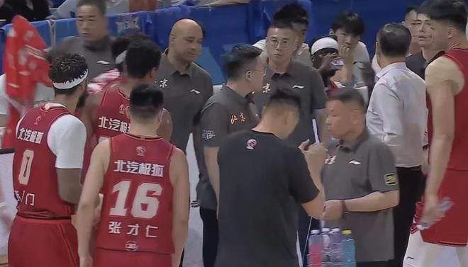广厦大战北京G5！许利民变阵弃用3将！打爆第一中锋，内讧曝光