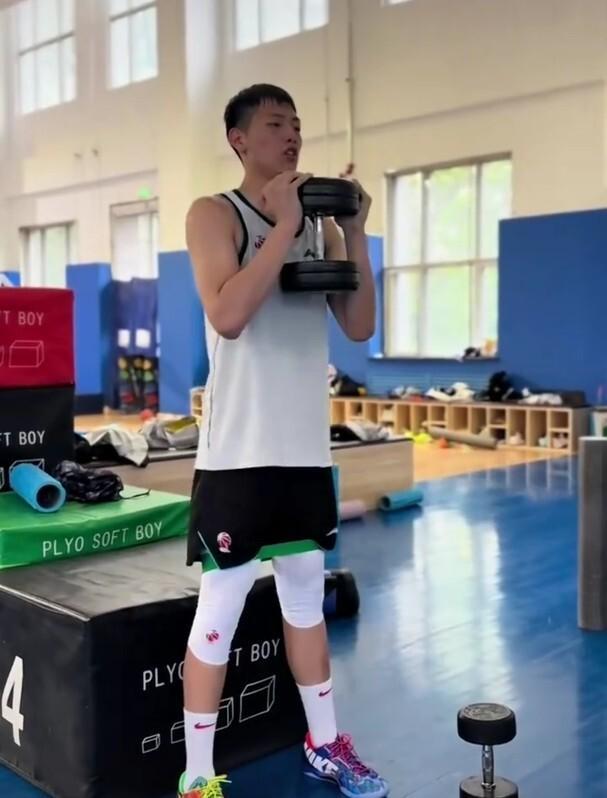 真韓德君接班人！遼籃內線新星積極訓練 預計楊鳴下賽季提上一隊