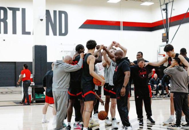 语言能力与情商也很重要！杨瀚森若真进NBA，要吸取阿联周琦教训