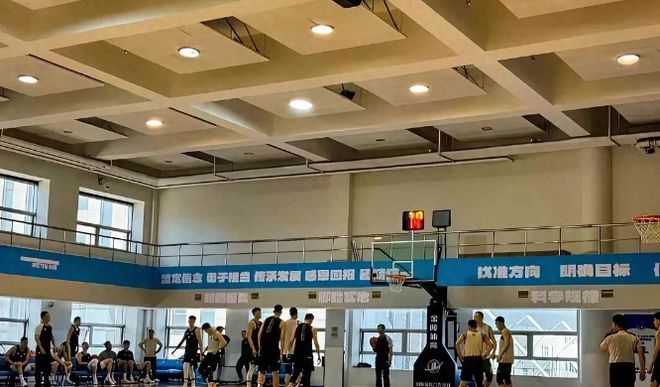 辽篮全运会首发五虎出炉！韩德君做重大决定，恭喜杨鸣，杜锋摊牌