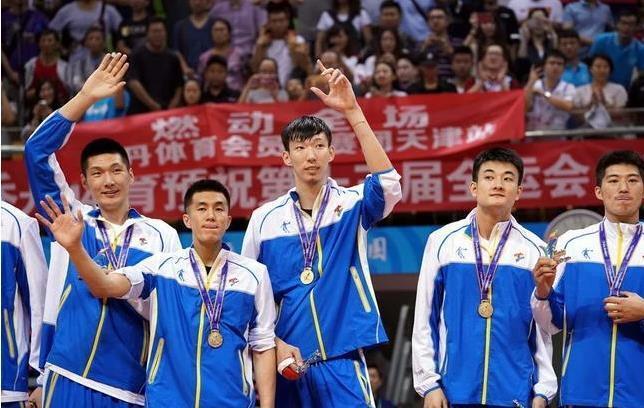 为辽宁负什么责！媒体人力挺周琦 再提当初两套房签新疆的事
