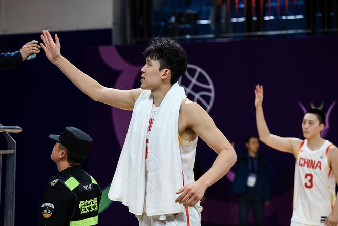 媒体人：杨瀚森在选秀大会结束后是否与国家队会和还不得而知