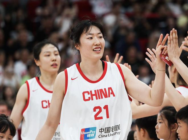 19分钟轰15分！中国女篮又一23岁王牌崛起：李梦替身变张子宇绝配