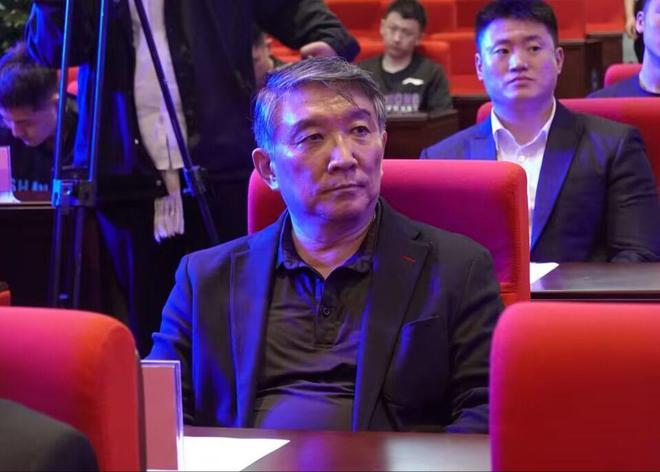 宫鲁鸣：新一届女篮是老中青结合，有很多不尽人意的地方还需磨合