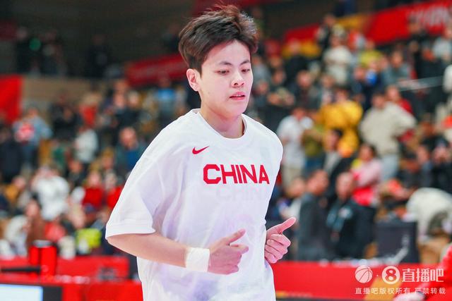 内外开花！杨舒予半场6中5高效贡献11分外加3助 三分2中1
