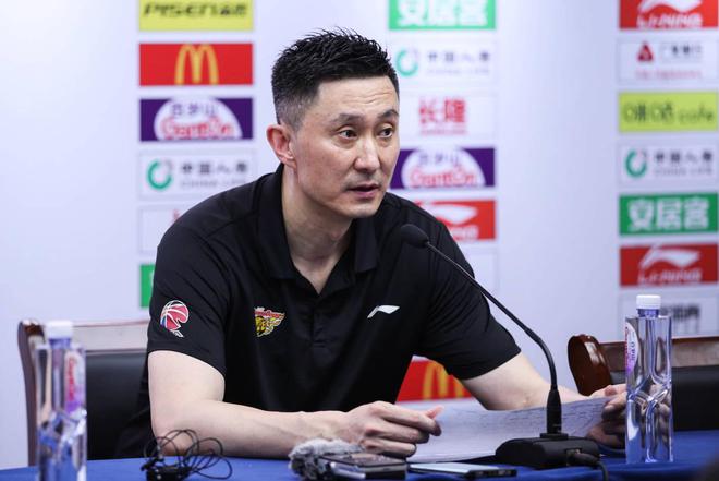 杜锋：在家门口参加全运会很荣幸，希望能带领广东男篮取得好成绩