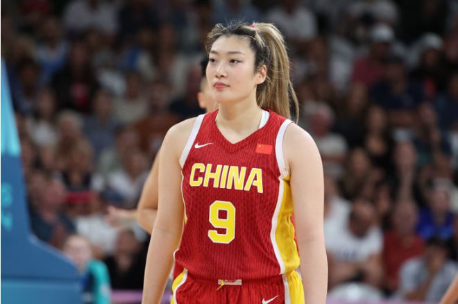 女篮三分被日本完爆想念李梦？名记力挺宫鲁鸣“开除”勒布朗梦