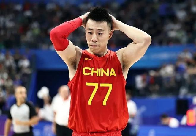 张镇麟退出国家队，陈国豪确定离开北控，刘维伟和青岛男篮续约！