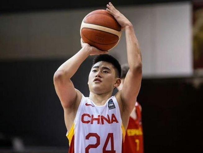 中国男篮集训再减员：赵维伦因学业继续留美 此前张镇麟因伤退出