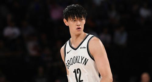 周琦：曾凡博从训练营合同再往上走很难，优劣势都会很快暴露
