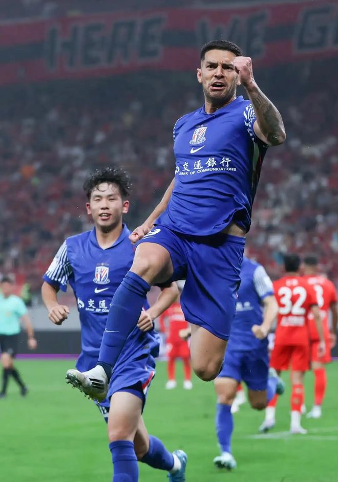 申花获得本赛季亚冠首胜,不放弃背后,是取舍更是无奈 申花获得本赛季亚冠首胜,不放弃背后,是取舍更是无奈