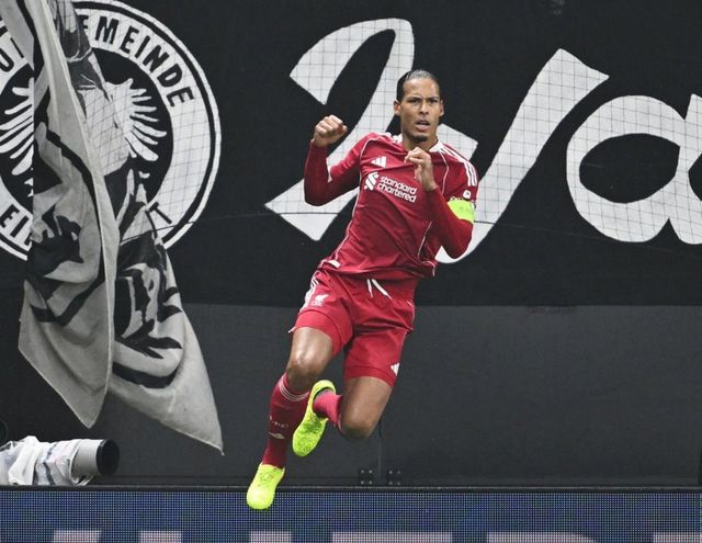 真领袖！1-2输曼联 34岁范戴克组织会议：2天之后欧冠大胜