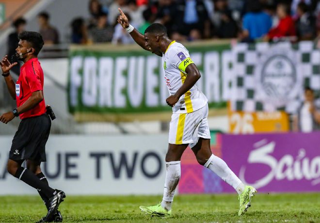 法比奥纪录夜却品尝苦涩!单赛季23球升至国安队史第2宝座 法比奥纪录夜却品尝苦涩!单赛季23球升至国安队史第2宝座