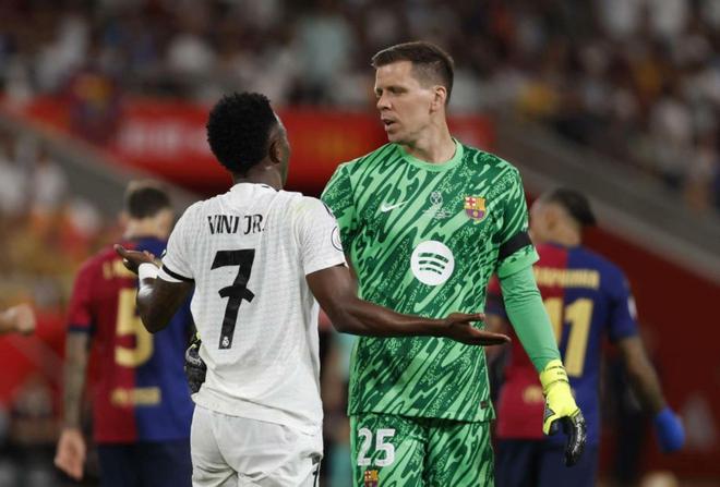 下场如何？什琴斯尼6次对阵皇马，4胜2负丢11球从未零封