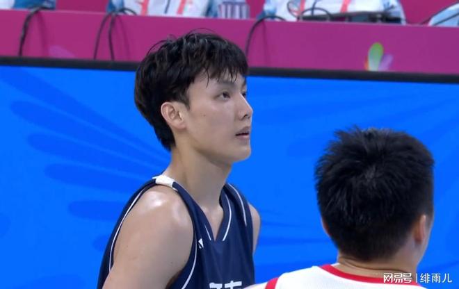 杜鋒被迫變陣卻收奇效！男籃“雙王炸”低迷，廣東奇兵打成大腿！