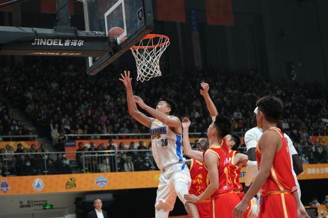 北京首钢惨遭广厦逆袭！翟晓川奋战14分，双星却沉寂！