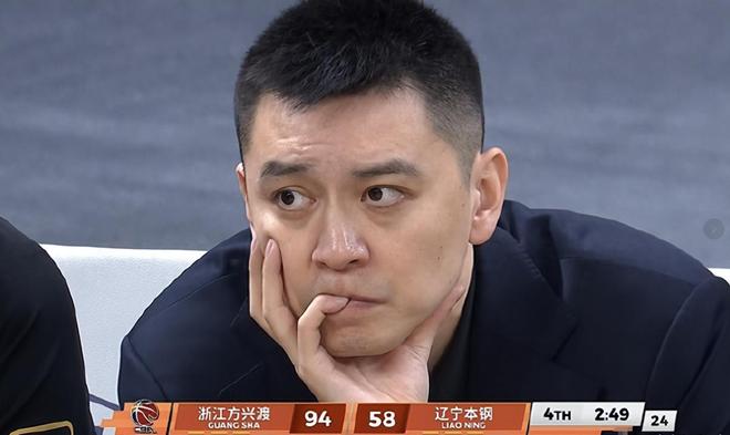 辽宁男篮为何兵败如山倒？媒体人道出原因，一招令辽宁队进攻瘫痪