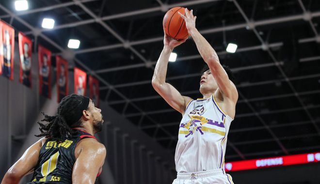 险联手邹阳！曝陈国豪曾受多支球队邀约 自己难把控转会很煎熬