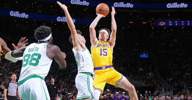 空砍36+8难救主！里夫斯：我开局状态低迷 必须要打得更好