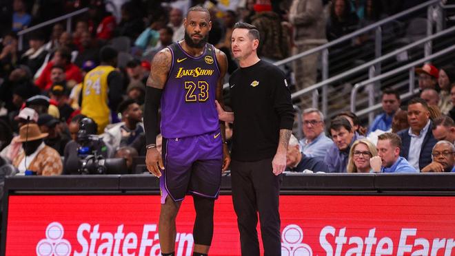 湖人队回应勒布朗·詹姆斯的“决定2.0”——“你们都是白、痴”