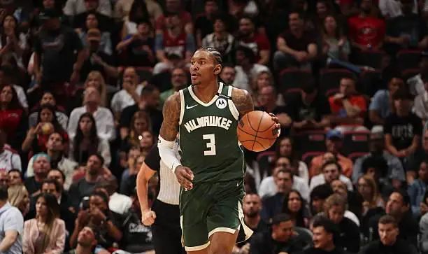 時運不濟，小波特復(fù)出兩場再次傷退，高效30＋無奈CJ一錘定音