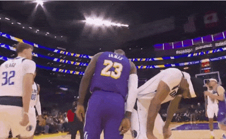 三核再砍90分！湖人三杀独行侠！浓眉复出，太难了...