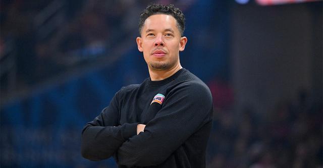 米奇：文班亚马刚刚回归 我们会让他上场的同时保持谨慎