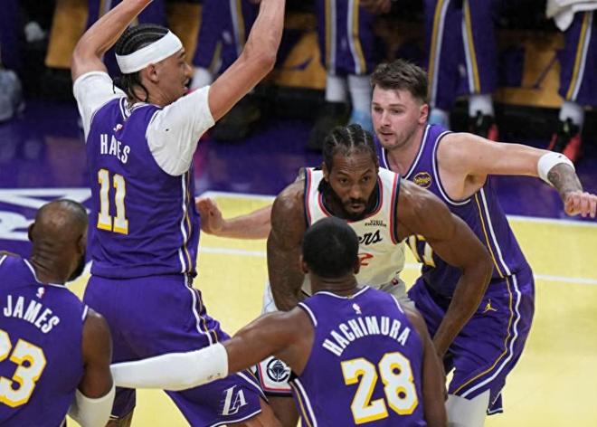 25分6板6助！攻防完胜伦纳德，詹姆斯成历史首人，赛后吐露心声