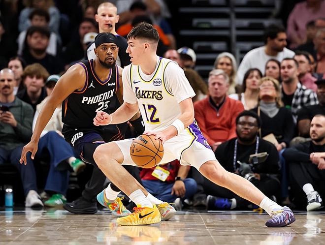 防守貢獻度相當突出，但湖人側(cè)翼新援在進攻端的表現(xiàn)依然很不穩(wěn)定