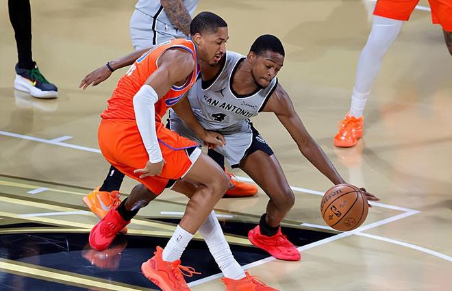 攻守兼?zhèn)涞捻敿?jí)控衛(wèi)！馬刺后場(chǎng)核心完全配得起一份頂薪合同？