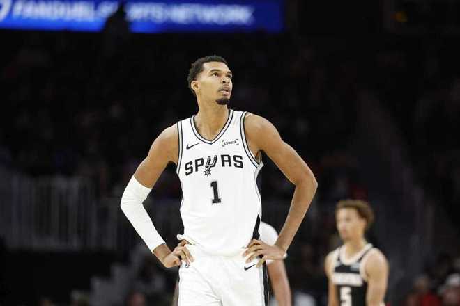 马刺大胜老鹰5连胜升西部第三 文班亚马26+12神迹历史第三人