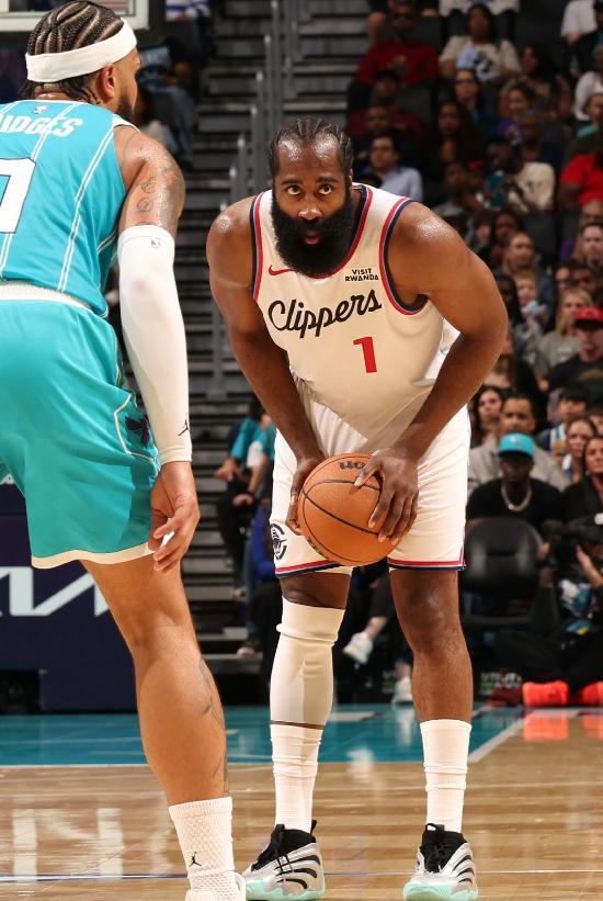 保羅NBA歷史第一人，哈登55+7刷爆紀(jì)錄，快船擒黃蜂奪交手15連勝