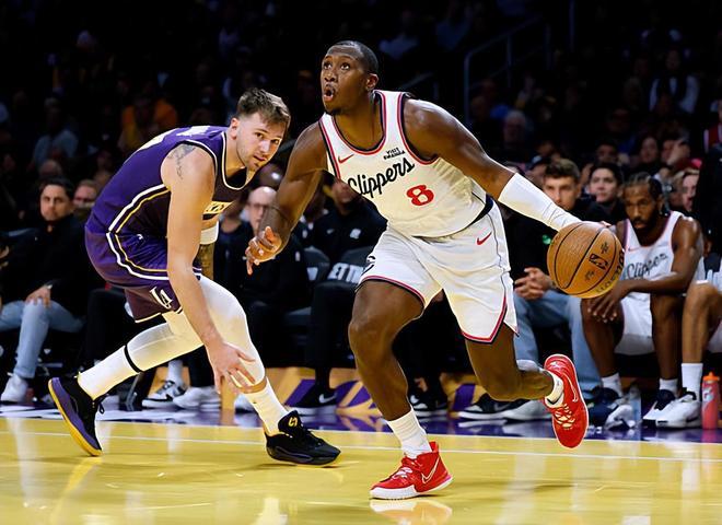 后场大闸里突外投高效拿下19分，但快船最终还是惨败给了湖人？