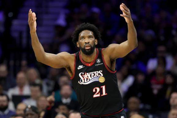 伤病重塑恩比德比赛方式 大帝未来如何影响比赛？