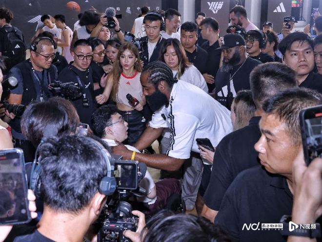 佛山学咏春、广州看“村BA”……哈登中国行再次留下名场面