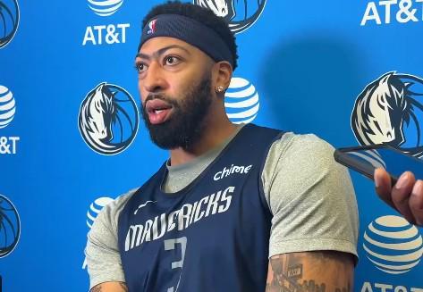 浓眉谈交易流言：媒体搞得我像要去打仗了，这不过是NBA的常事