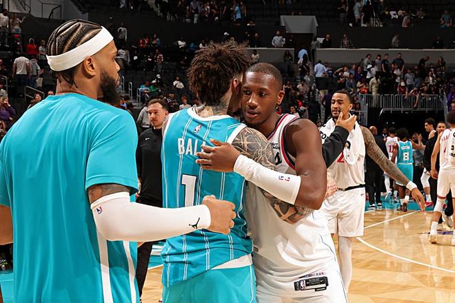 能防守還能組織！快船超級大閘的表現(xiàn)絕對是對得起他的工資了？