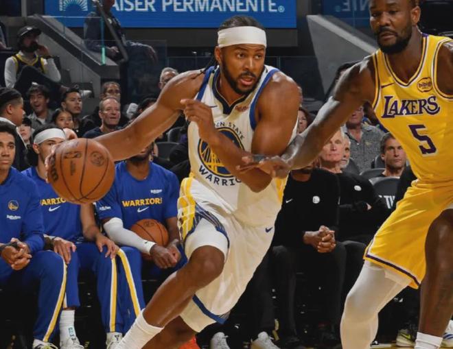 布朗尼单臂补扣！39岁半场3封盖！香炸了，湾区巨人！