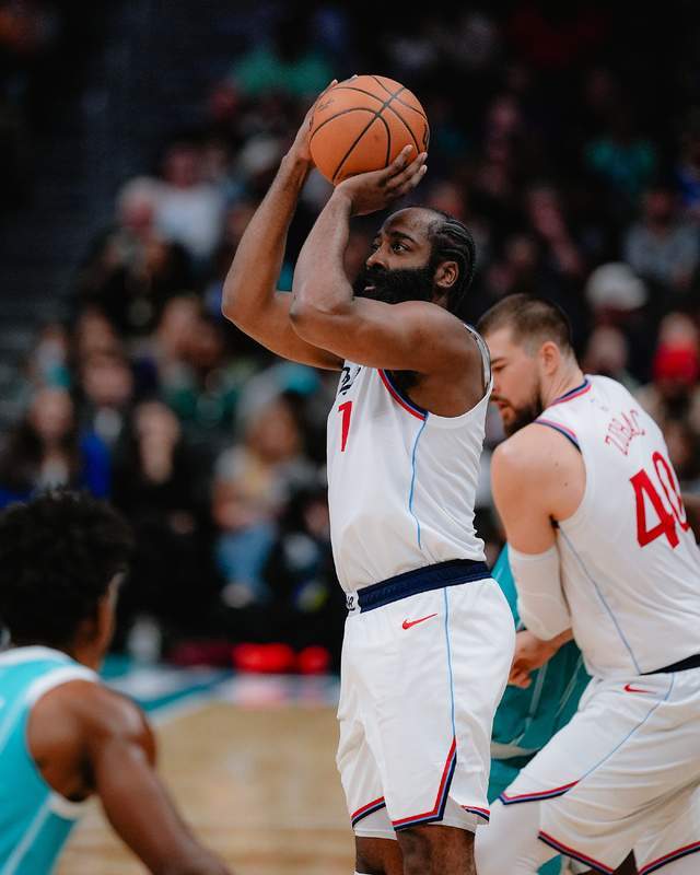 爆砍55分帶隊贏球！哈登一戰(zhàn)創(chuàng)2大神跡，賽后一番話讓人動容